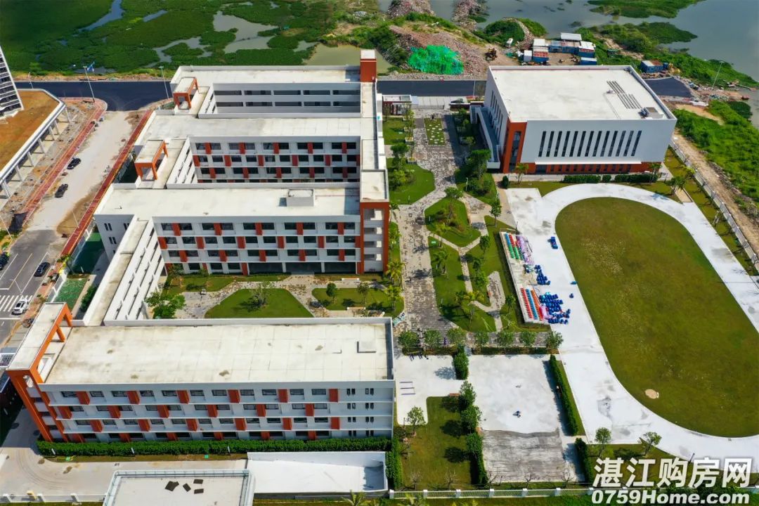 9月开学！高清航拍图看湛江市二中坡头附属学校最新进度