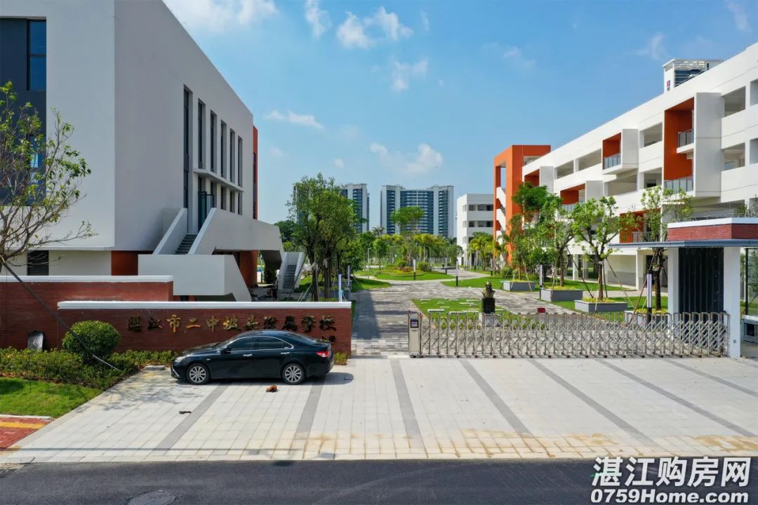 9月开学！高清航拍图看湛江市二中坡头附属学校最新进度