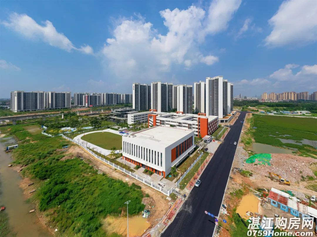9月开学！高清航拍图看湛江市二中坡头附属学校最新进度